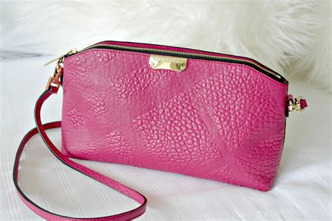 burberry clutch pink